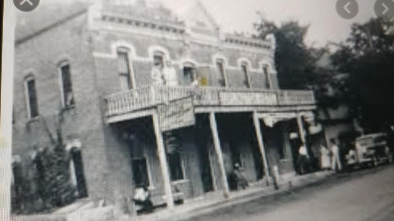 Inn The Burlington & Bar - Wi Alma